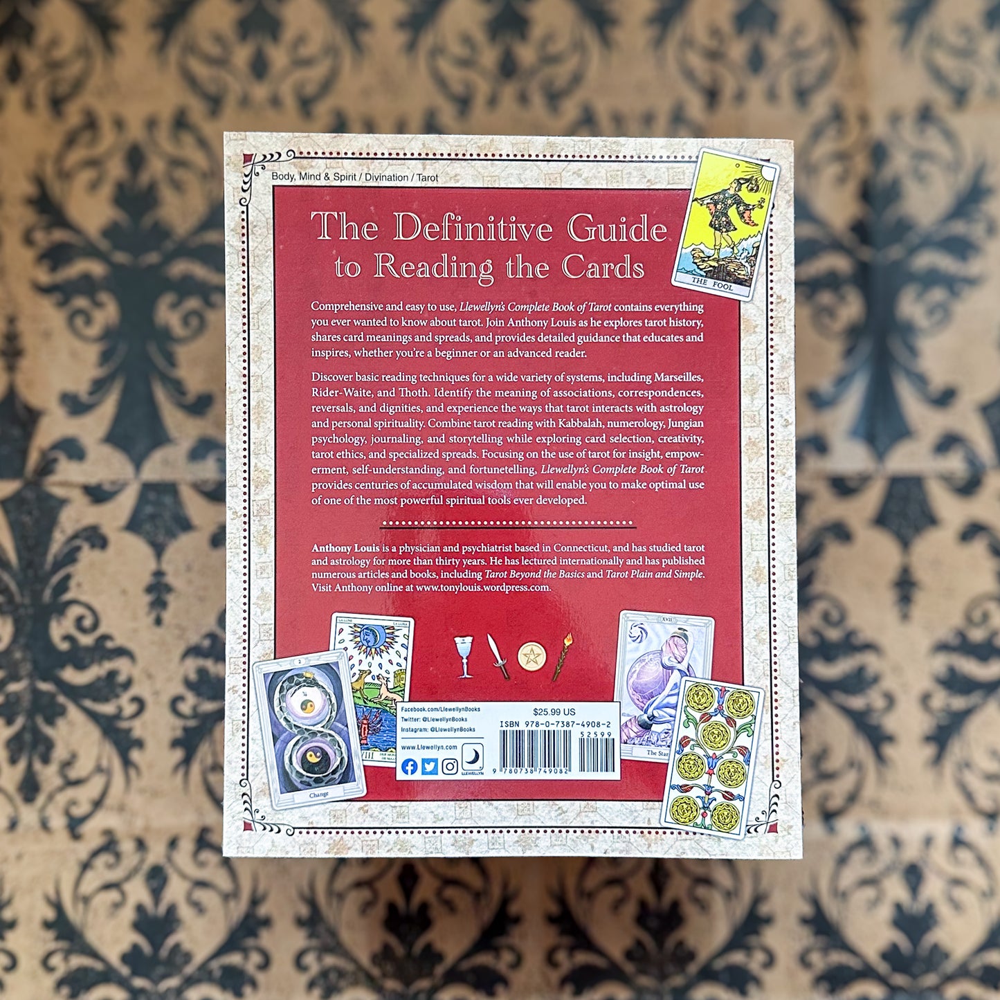 Llewellyn's Complete Book of Tarot