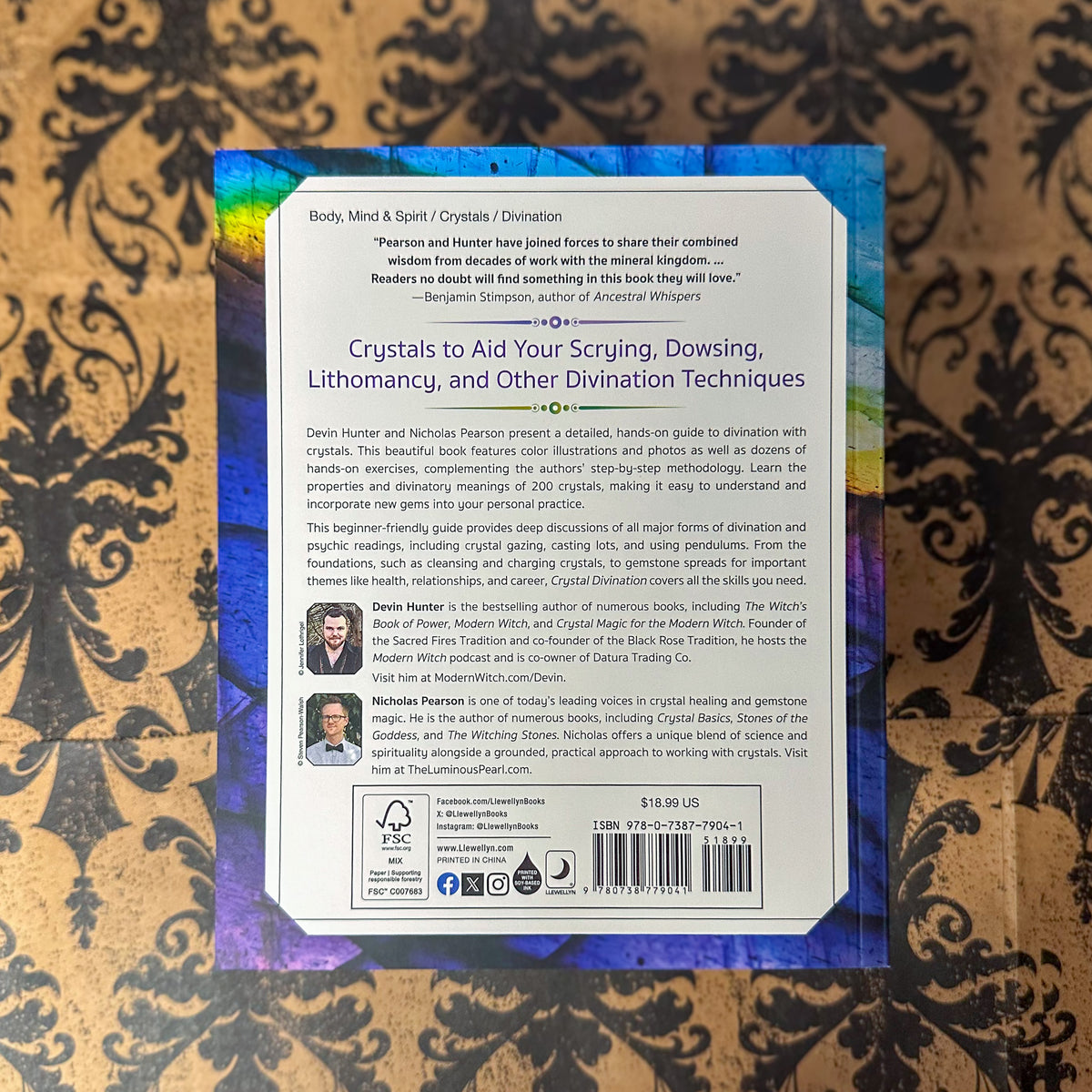 Crystal Divination: The Multifaceted Art of Reading Stones