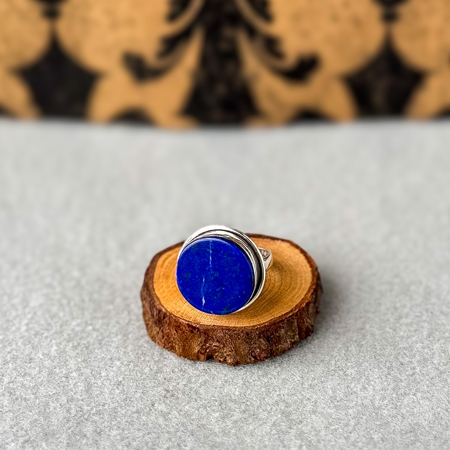 Lapis Lazuli sterling silver Ring
Size 10