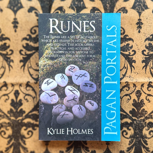 Pagan Portal Series: Runes