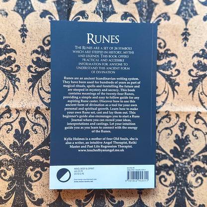 Pagan Portal Series: Runes