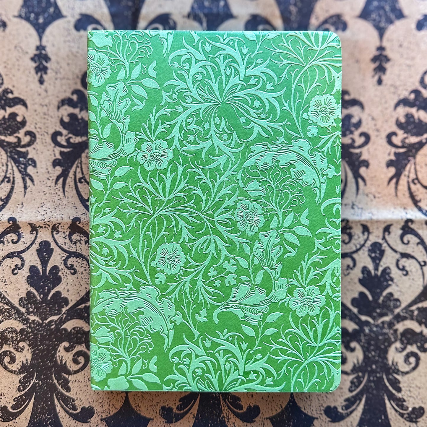 William Morris: Seaweed Artisan Art Notebook