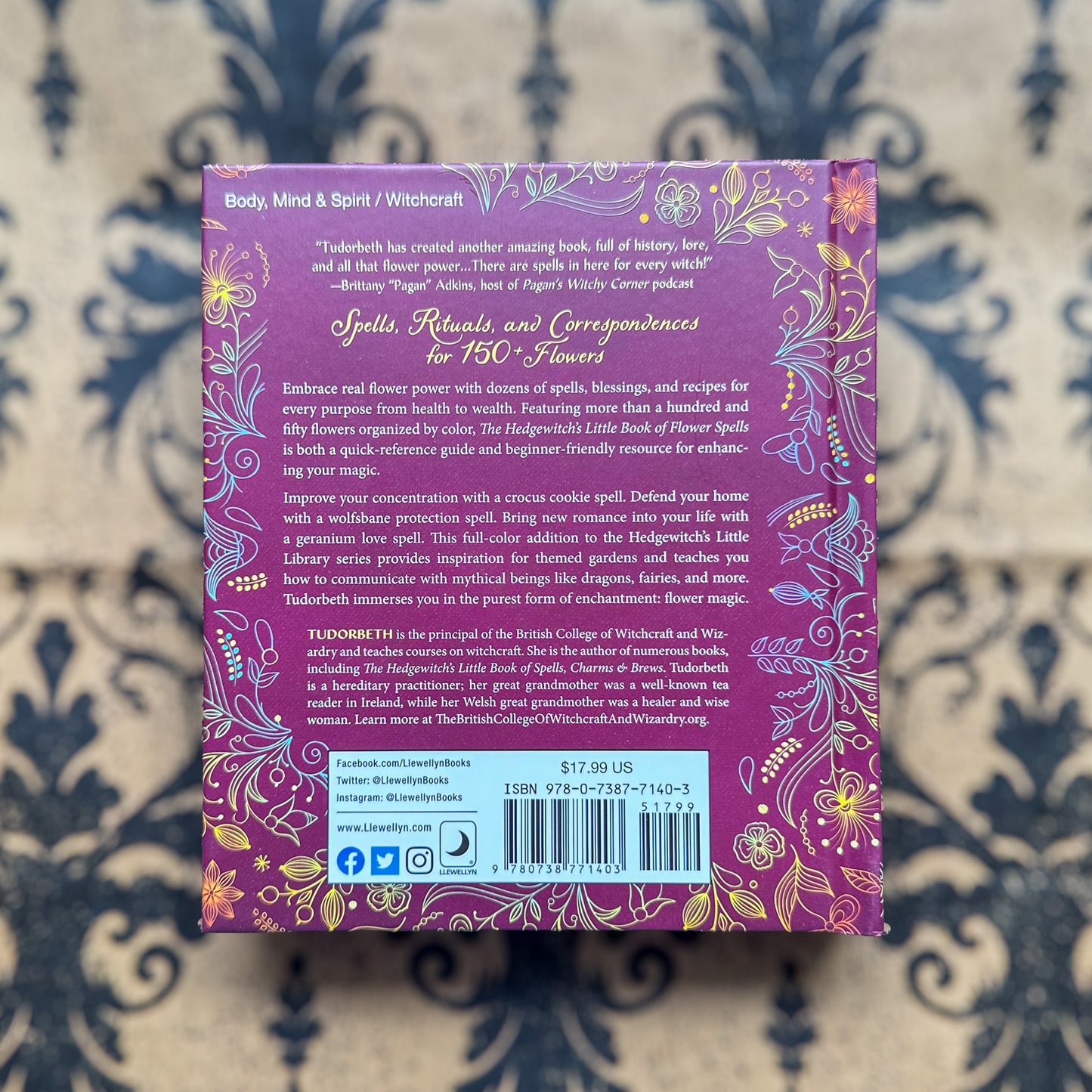 The Hedgewitch's Little Book of Flower Spells